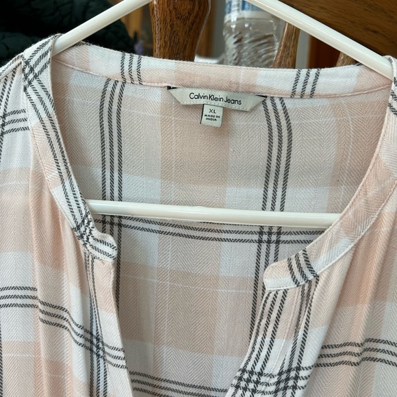 Calvin Klein Jeans Cream and Black Plaid Button-Down Shirt NWTO - Picture 3 of 8